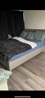 Boxspring grijs 140x200. Amper gebruikt, Huis en Inrichting, Slaapkamer | Boxsprings, Ophalen, Tweepersoons, Zo goed als nieuw
