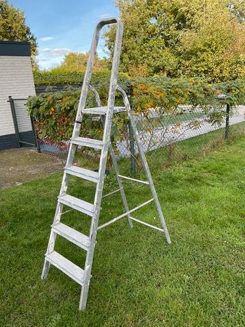 Kwikkie aluminium huishoudtrap 5 tredes + bordes beschikbaar voor biedingen