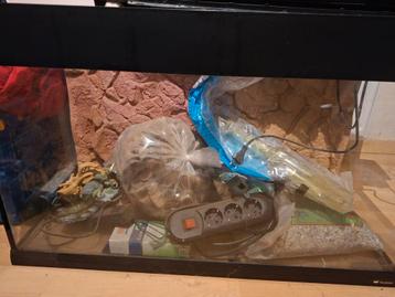 Leuk compleet aquarium beschikbaar voor biedingen