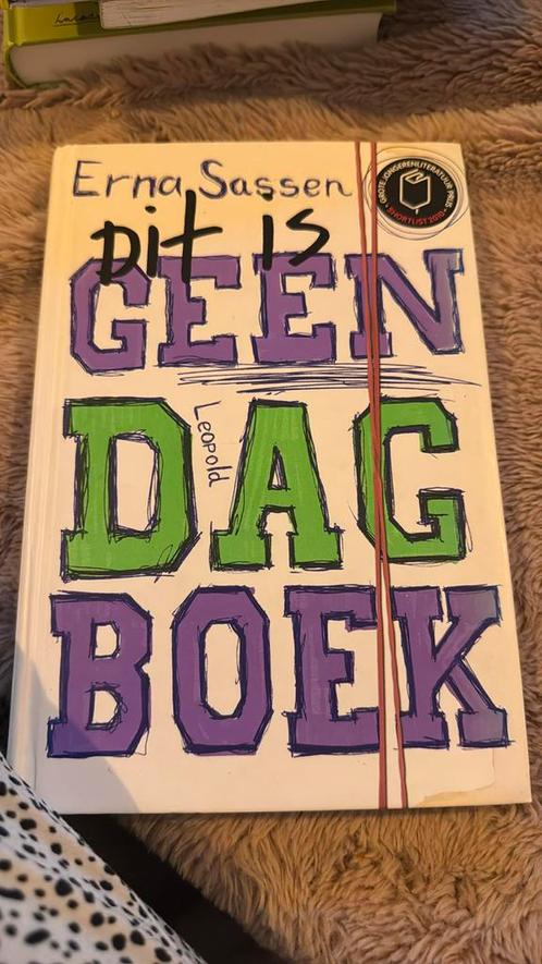 Erna Sassen - Dit is geen dagboek, Boeken, Kinderboeken | Jeugd | 13 jaar en ouder, Zo goed als nieuw, Ophalen of Verzenden