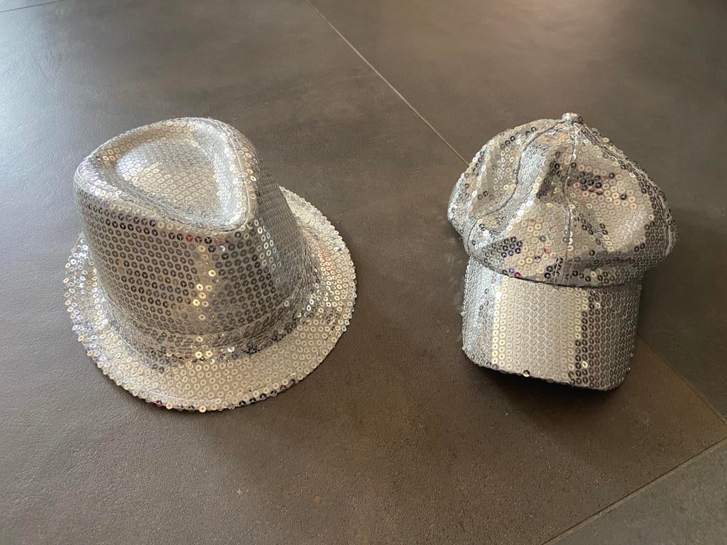 Twee glitter hoedjes., Ophalen of Verzenden, Zo goed als nieuw