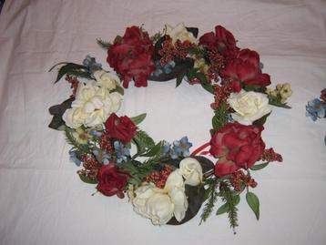Kerstkrans rood/wit beschikbaar voor biedingen