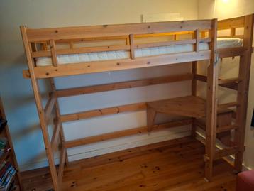 Massief grenen hoogslaper 200x90. beschikbaar voor biedingen