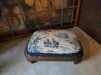 Antiek voetenbankje toile de jouy stof, Hout, Minder dan 50 cm, Ophalen of Verzenden, Zo goed als nieuw