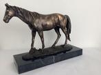 Paard - Massief brons - Gesigneerd, Antiek en Kunst, Kunst | Beelden en Houtsnijwerken, Ophalen of Verzenden