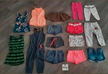 Te koop een z.g.a.n meisjes kledingset maat 86 en 86/92 beschikbaar voor biedingen
