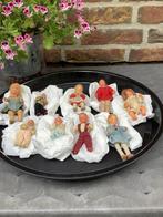 Poppen huis popjes Antiek,  vanaf 5 cm t/m  9 cm.   9 stuks., Ophalen of Verzenden, Zo goed als nieuw