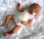 babypop groot slaapogen 52cm baby pop past echte babykleding, Kinderen en Baby's, Speelgoed | Poppen, Selintoys, Nieuw, Ophalen of Verzenden