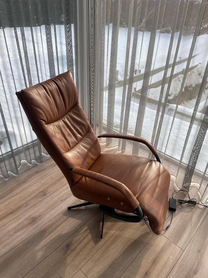 Lederen Relaxfauteuil Electrisch, Huis en Inrichting, Fauteuils, Gebruikt, Leer, 50 tot 75 cm, Minder dan 75 cm, Ophalen