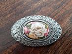 Mooie vintage tinnen broche met porseleinen inzet, Ophalen of Verzenden, Zo goed als nieuw, Overige materialen