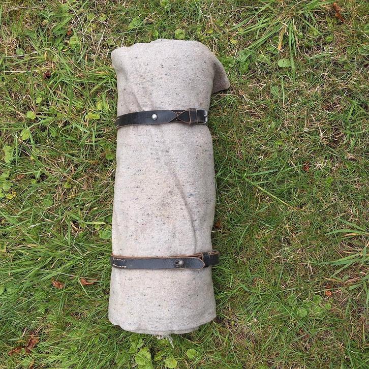Duitse deken WO2 xx gebruikt met leren riempjes, Verzamelen, Militaria | Tweede Wereldoorlog, Landmacht, Duitsland, Ophalen of Verzenden