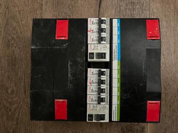 Groepenkast Attema met 2 aardlekschakelaars en 7 groepen beschikbaar voor biedingen