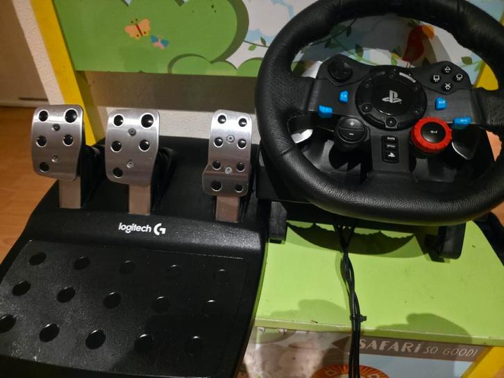 Logitech G29 voor racing of trucking sim, Spelcomputers en Games, Spelcomputers | Xbox | Accessoires, Zo goed als nieuw, Stuurtje of Sportattribuut