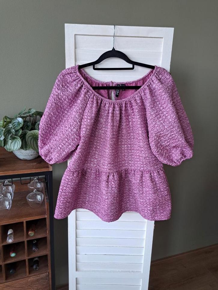 Pieces Top – Paars met pofmouwen – Maat M, Kleding | Dames, Tops, Gedragen, Maat 38/40 (M), Paars, Korte mouw, Ophalen of Verzenden