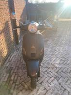 Gebruikte scooter met kenteken, Fietsen en Brommers, Snorfietsen en Snorscooters, Gebruikt, Benzine, Ophalen, Overige merken