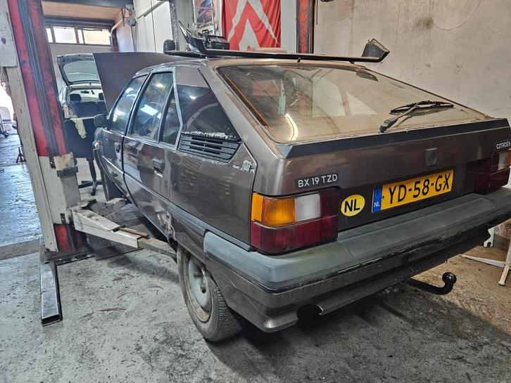 Onderdelen bruin citroen bx ., Auto-onderdelen, Overige Auto-onderdelen, Citroën, Gebruikt, Ophalen
