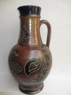 Grote aardewerk schenkkan gesingeerd Roger Geurin 50cm hoog, Antiek en Kunst, Antiek | Keramiek en Aardewerk, Ophalen