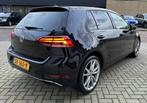 Volkswagen Golf 1.0 TSI Highline DSG/ACC/STOELVW/CARPLAY/LED, Stof, Adaptive Cruise Control, 620 kg, Zwart