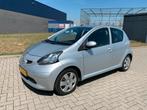 Toyota Aygo 1.0 12V Vvt-i 5DRS 2008 Grijs, Auto's, Voorwielaandrijving, Stof, 4 stoelen, 68 pk