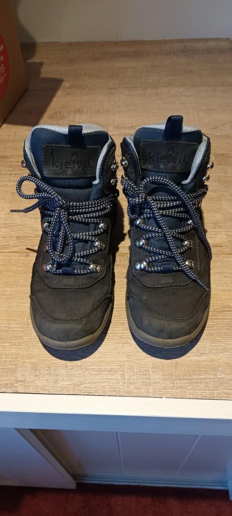 Schoenen maat 37 kjelvik, Kleding | Dames, Schoenen, Zo goed als nieuw, Wandelschoenen, Blauw, Ophalen of Verzenden