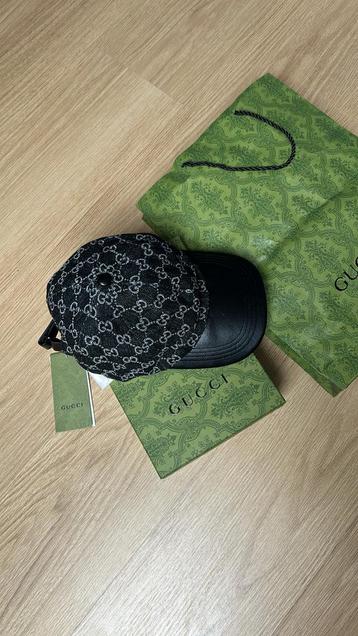 Gucci pet beschikbaar voor biedingen