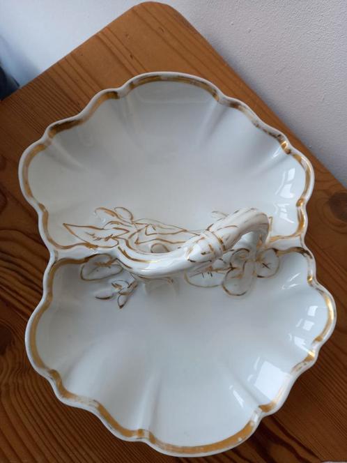 Porseleinen schaal met handvat, Antiek en Kunst, Antiek | Woonaccessoires, Ophalen of Verzenden