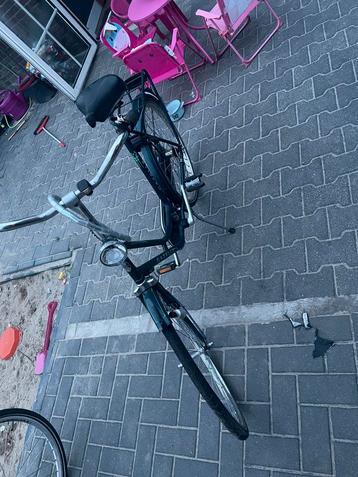 Fiets te koop beschikbaar voor biedingen