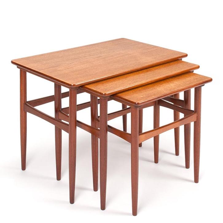 Vintage Mid-Century design Deense bijzettafels in teak, Huis en Inrichting, Tafels | Bijzettafels, Gebruikt, Overige vormen, 45 tot 60 cm