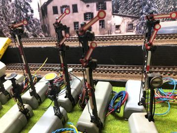 Märklin 9 mechanische seinen M-rails  beschikbaar voor biedingen