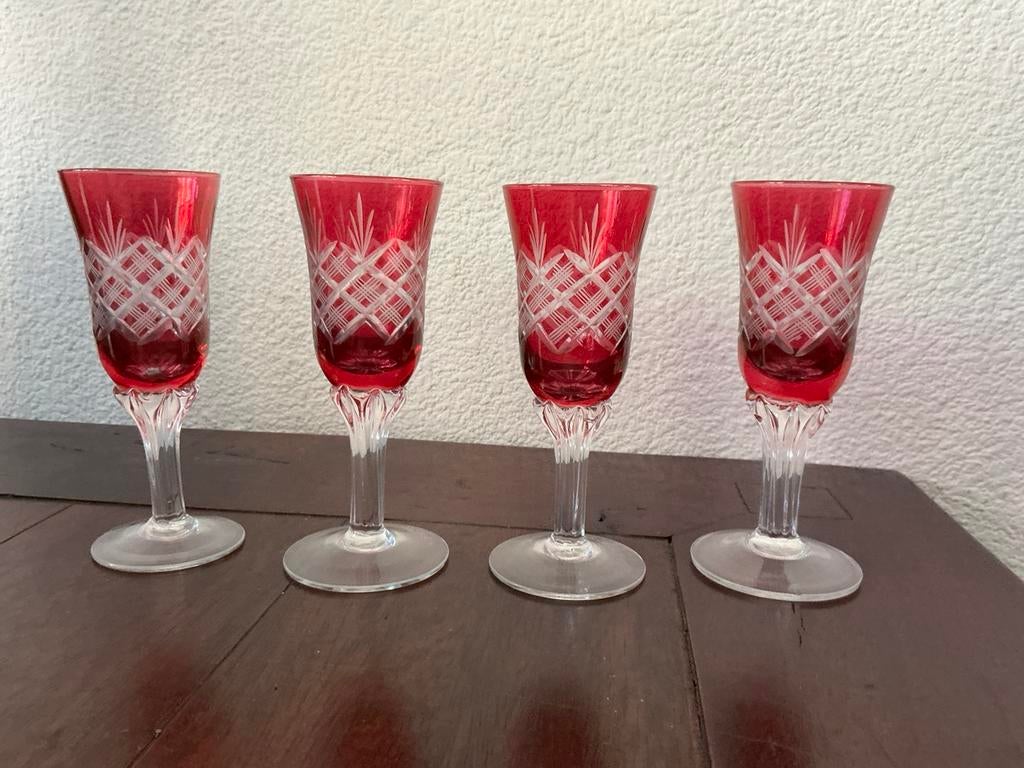 4 roze rode glaasjes, Verzamelen, Glas en Borrelglaasjes, Ophalen of Verzenden, Gebruikt, Overige typen