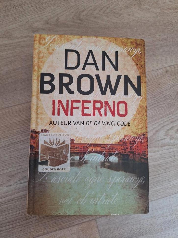 Dan Brown - Inferno limited edition gouden  boek, Boeken, Thrillers, Zo goed als nieuw, Ophalen of Verzenden