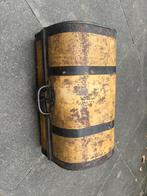 Antieke reiskist – geel/zwart – origineel staal (50x30 cm), Ophalen