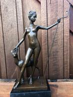 bronzen sculptuur Diana godin jacht met hinde ree, Ophalen of Verzenden
