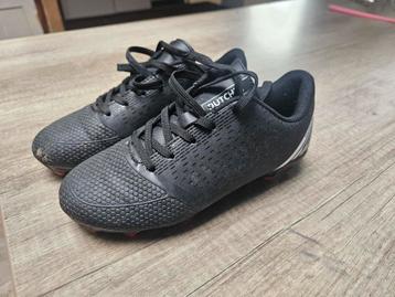 Voetbal schoenen maat 32 2x gebruikt beschikbaar voor biedingen