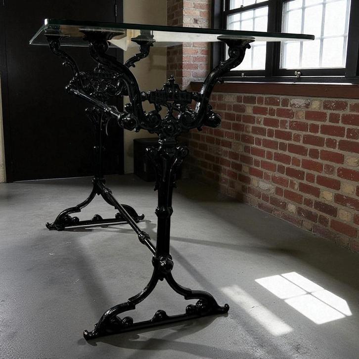 Vintage gietijzeren tafel / bijzettafel / bureau, Antiek en Kunst, Antiek | Meubels | Tafels, Ophalen