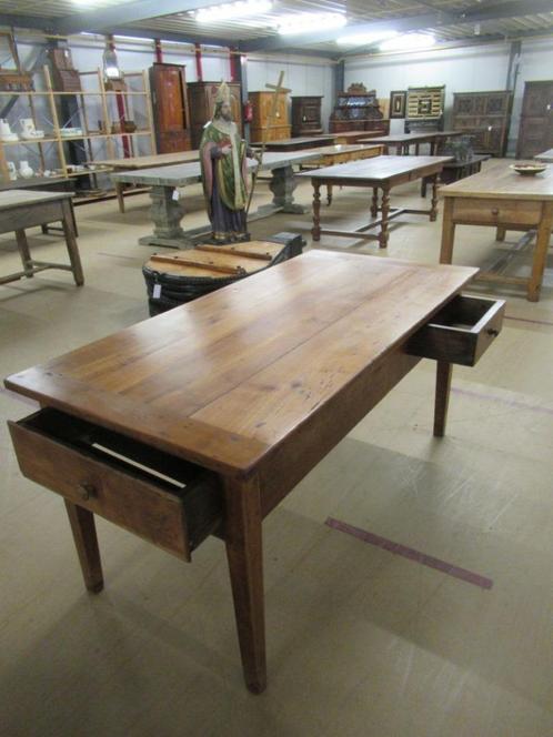 Oer 11516 ANTIEKE kersenhouten tafel met mooie patina, Antiek en Kunst, Antiek | Meubels | Tafels, Ophalen