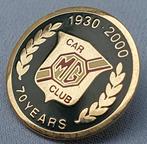 MG Car Club 70 Years 1930 - 2000, geëmailleerde pin, Verzamelen, Transport, Speldje of Pin, Zo goed als nieuw, Verzenden
