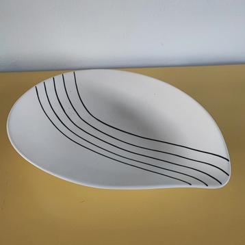 Petrus Regout Maastricht Schaal van Wim Visser. Sphinx  beschikbaar voor biedingen