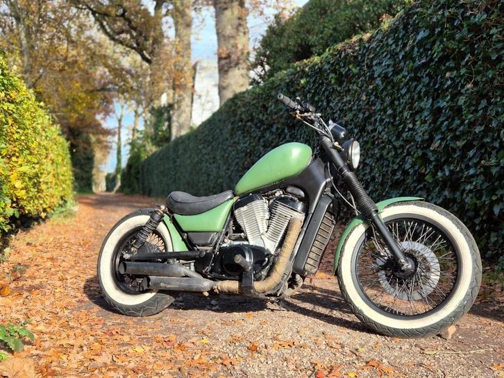 Suzuki Intruder VS700 1986, Motoren, Motoren | Suzuki, Particulier, Chopper, 12 t/m 35 kW, 2 cilinders, Cardan-aandrijving, Ophalen