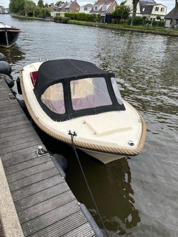 NIEUW BINNEN  OUD HUIJZER 560 & SUZUKI 9.9 PK beschikbaar voor biedingen