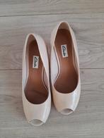 Beige pumps van Clarks, Ophalen of Verzenden, Zo goed als nieuw, Beige