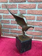 bijzonder bronzen beeld: opvliegende duif, Ophalen of Verzenden