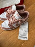Nike Dunk Low Rose Whisper - Maat 40, Kleding | Dames, Schoenen, Ophalen of Verzenden, Nieuw, Roze, Sneakers of Gympen