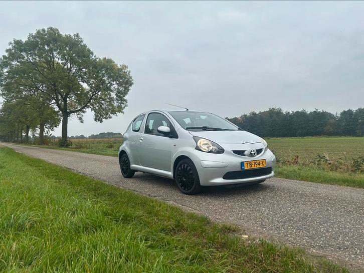 Toyota Aygo Grijs, Auto's, Toyota, Particulier, Aygo, ABS, Airbags, Airconditioning, Centrale vergrendeling, Elektrische ramen