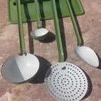 Mooi brocante emaille lepelrek in reseda groen met biezen, Antiek en Kunst, Antiek | Emaille, Ophalen of Verzenden