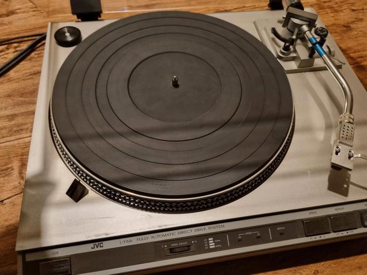 JVC L-F66 Volautomatische Direct Drive Platenspeler, Audio, Tv en Foto, Platenspelers, Gebruikt, Platenspeler, Pitch-regelaar
