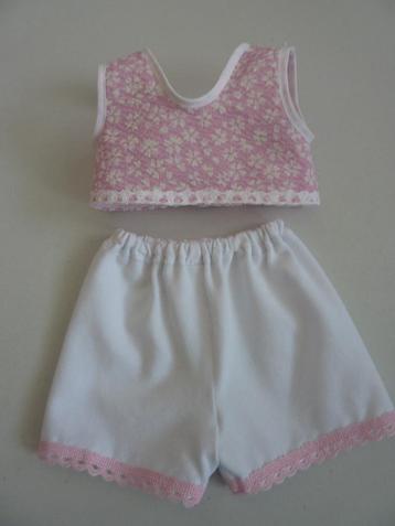 Korte broek en hesje voor de baby born Poppenkleertjes beschikbaar voor biedingen