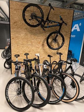 Diverse 29er MOUNTAINBIKES jong gebruikt beschikbaar voor biedingen