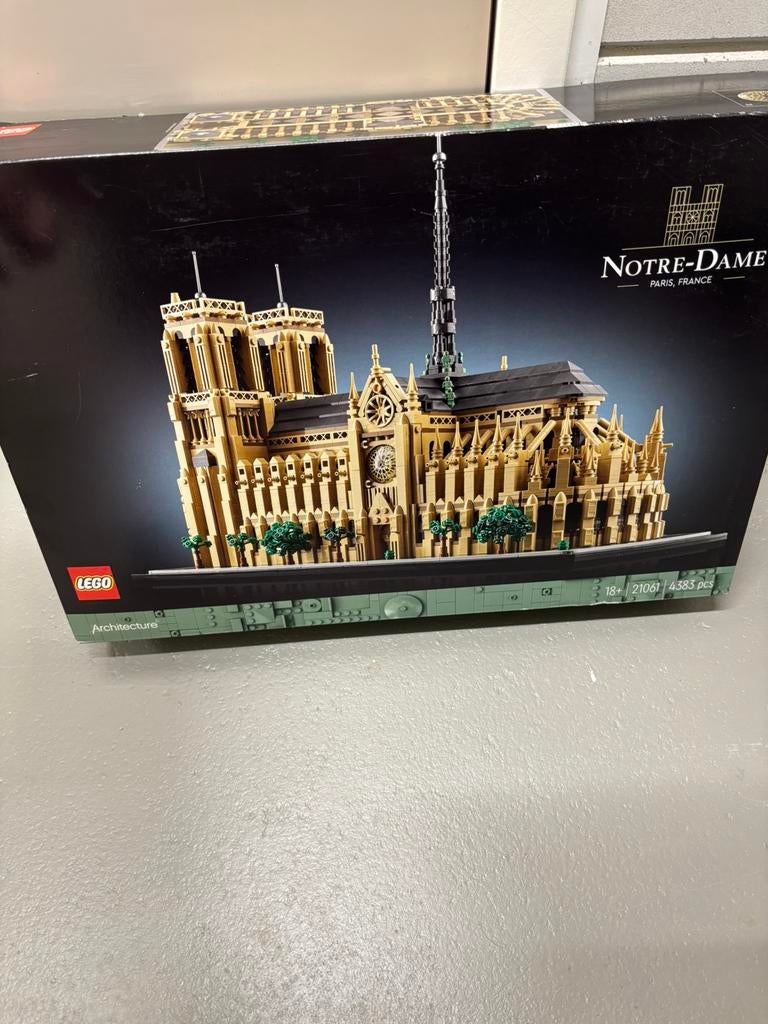 Nieuw notre dam lego, Ophalen, Zo goed als nieuw