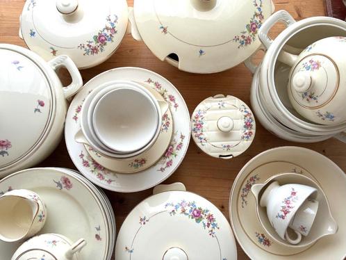 BUITENKANS Bloemetjes serviesdelen ca 35 stuks, Antiek en Kunst, Antiek | Servies los, Ophalen